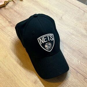 ***WORN ONCE***‎ Adidas Brooklyn Nets fitted baseball hat